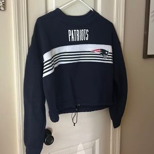 PATRIOTS GEAR. Cropped Sweater. Size Medium. WORN ONCE.